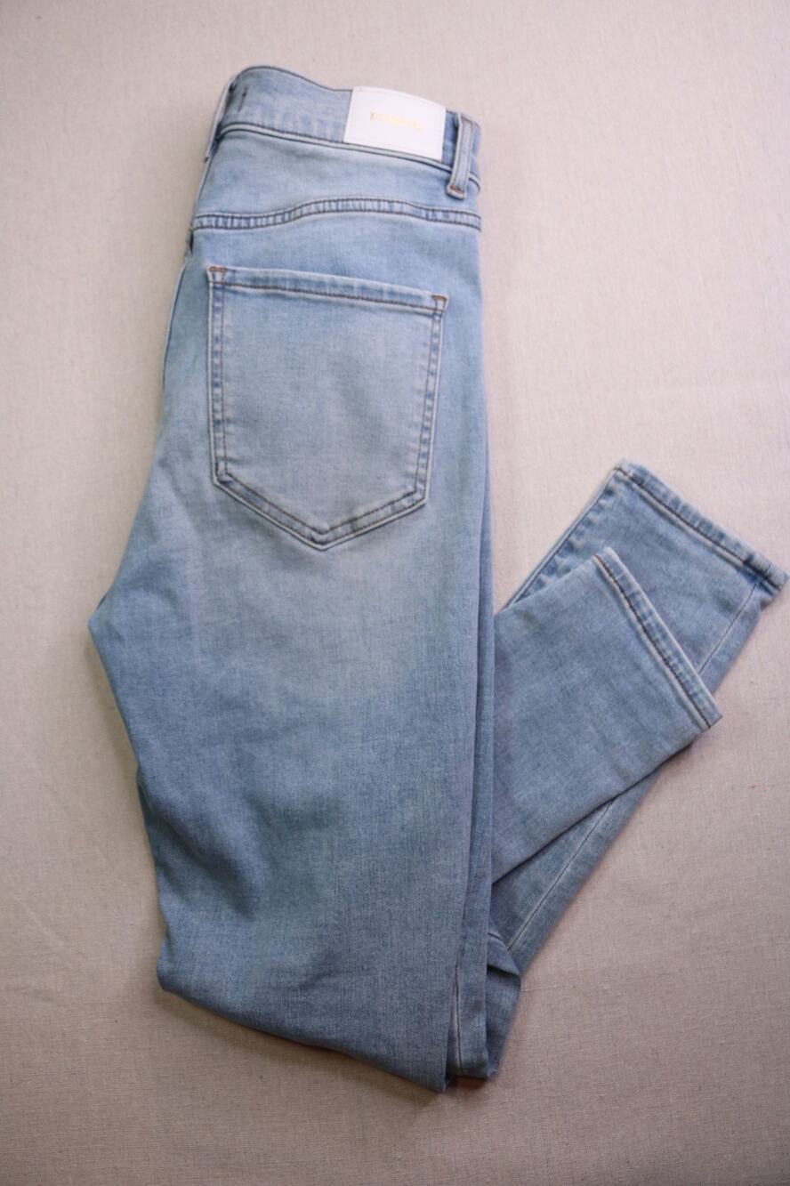 Express Jeans Women 8R Light Wash Skinny High Rise Stretch Denim Five Pocket